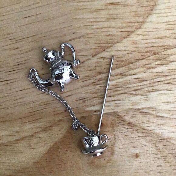 Pin, Tea pot Lapel Pin, Stick Pin, Tea cup, Silver Tone, Brooch - Picture 4 of 5